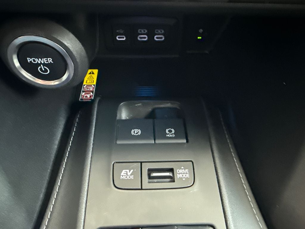 2024 Toyota Venza LE