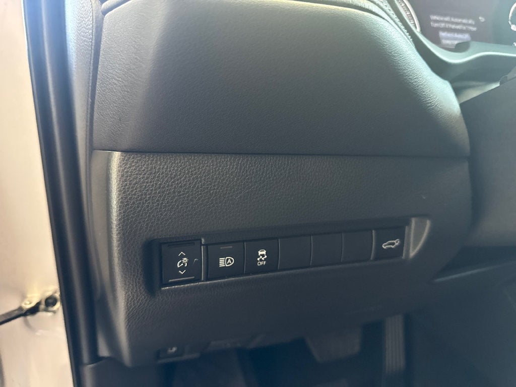 2024 Toyota Venza LE