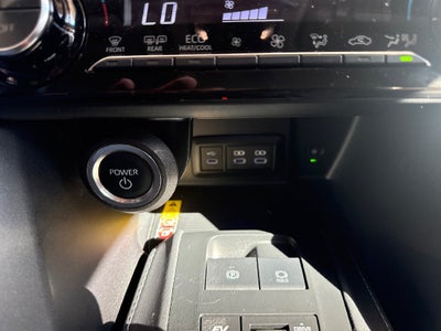 2024 Toyota Venza LE