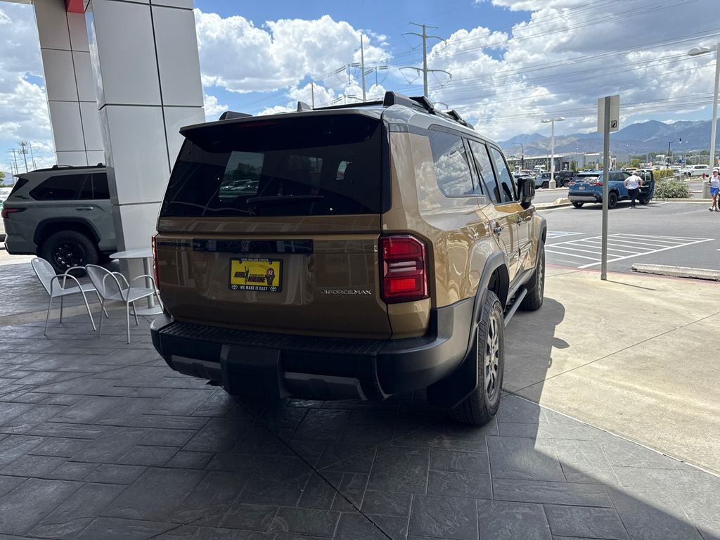 2025 Toyota Land Cruiser premium