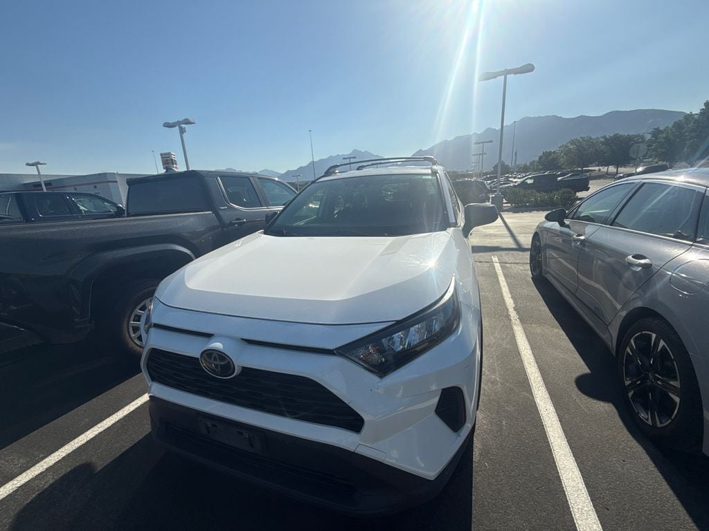 2020 Toyota RAV4 LE