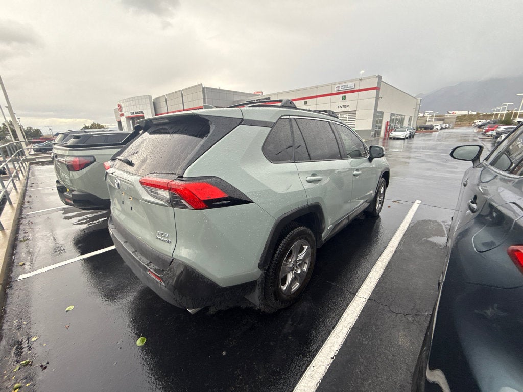 2023 Toyota RAV4 Hybrid XLE