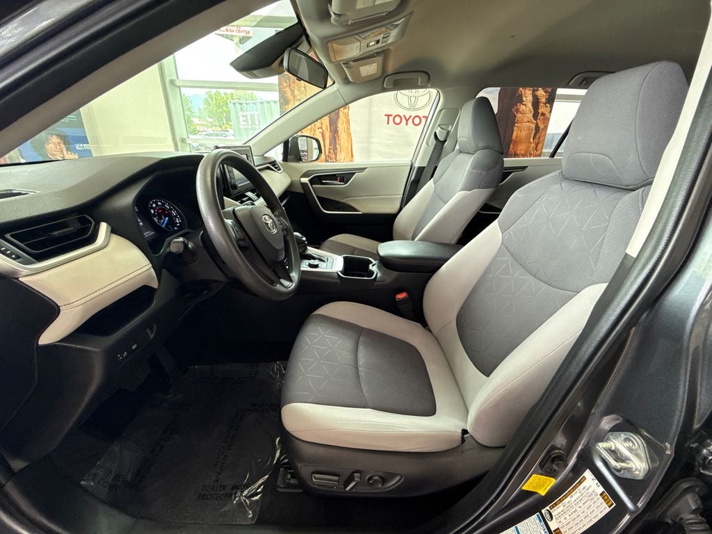 2022 Toyota RAV4 Hybrid XLE