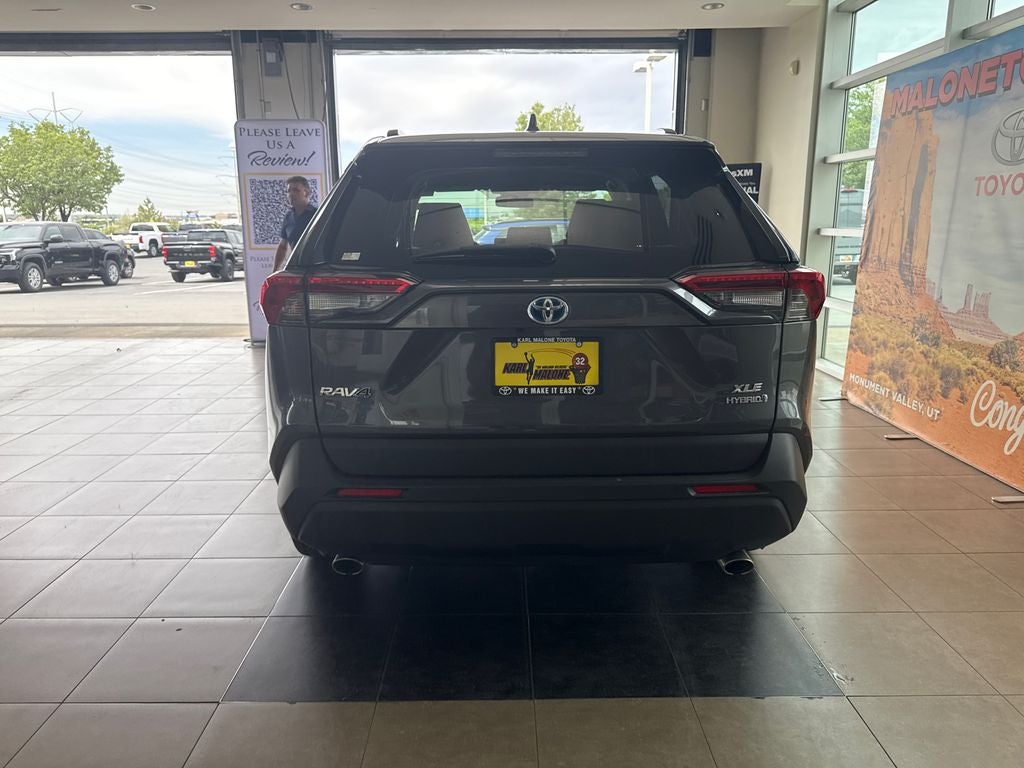 2022 Toyota RAV4 Hybrid XLE