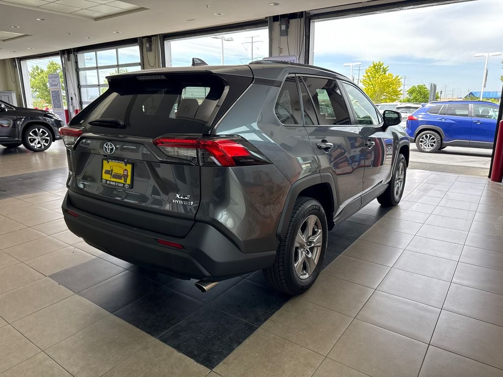 2022 Toyota RAV4 Hybrid XLE