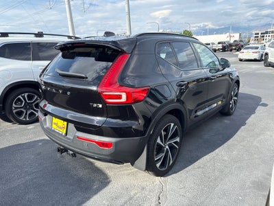 2021 Volvo XC40 R-Design
