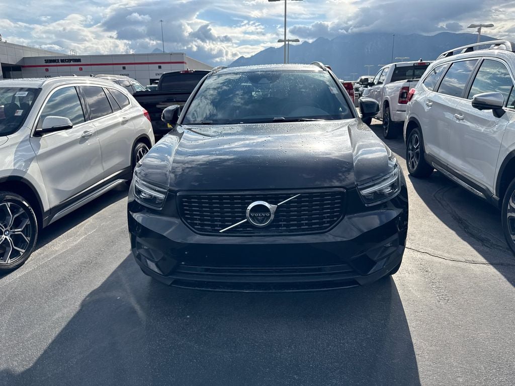 2021 Volvo XC40 R-Design