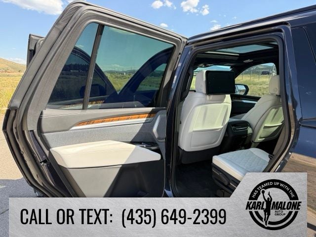 2025 Cadillac Escalade Sport Platinum