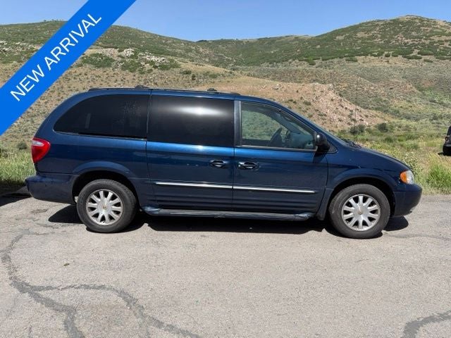 2002 Chrysler Town & Country LXi