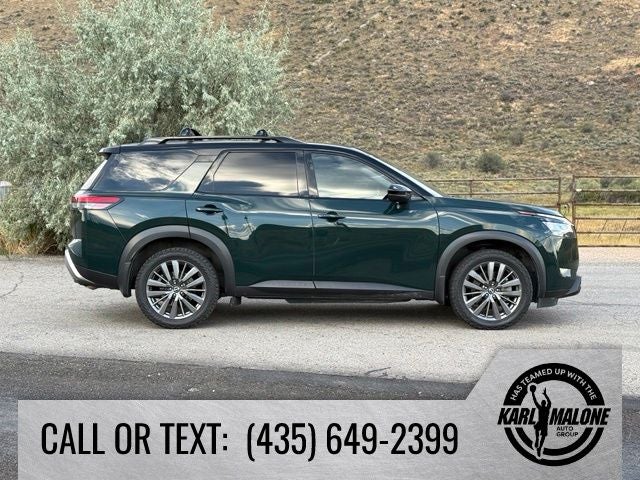 2022 Nissan Pathfinder SL