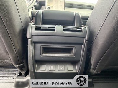 2025 Land Rover Defender 110 S