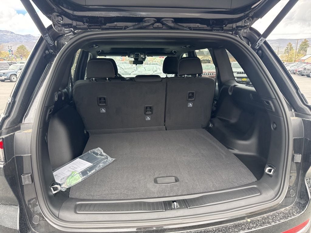 2026 Jeep Grand Cherokee Laredo