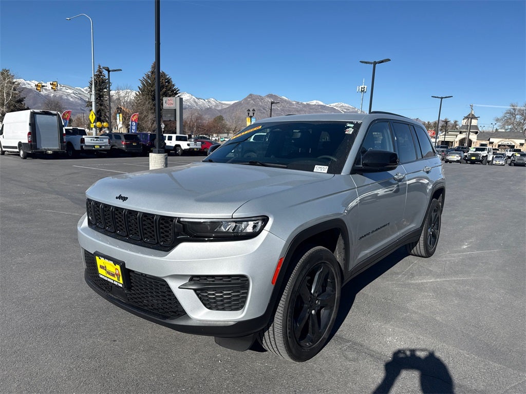 2023 Jeep Grand Cherokee Altitude