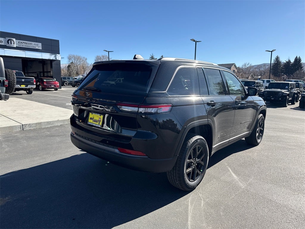 2026 Jeep Grand Cherokee Laredo