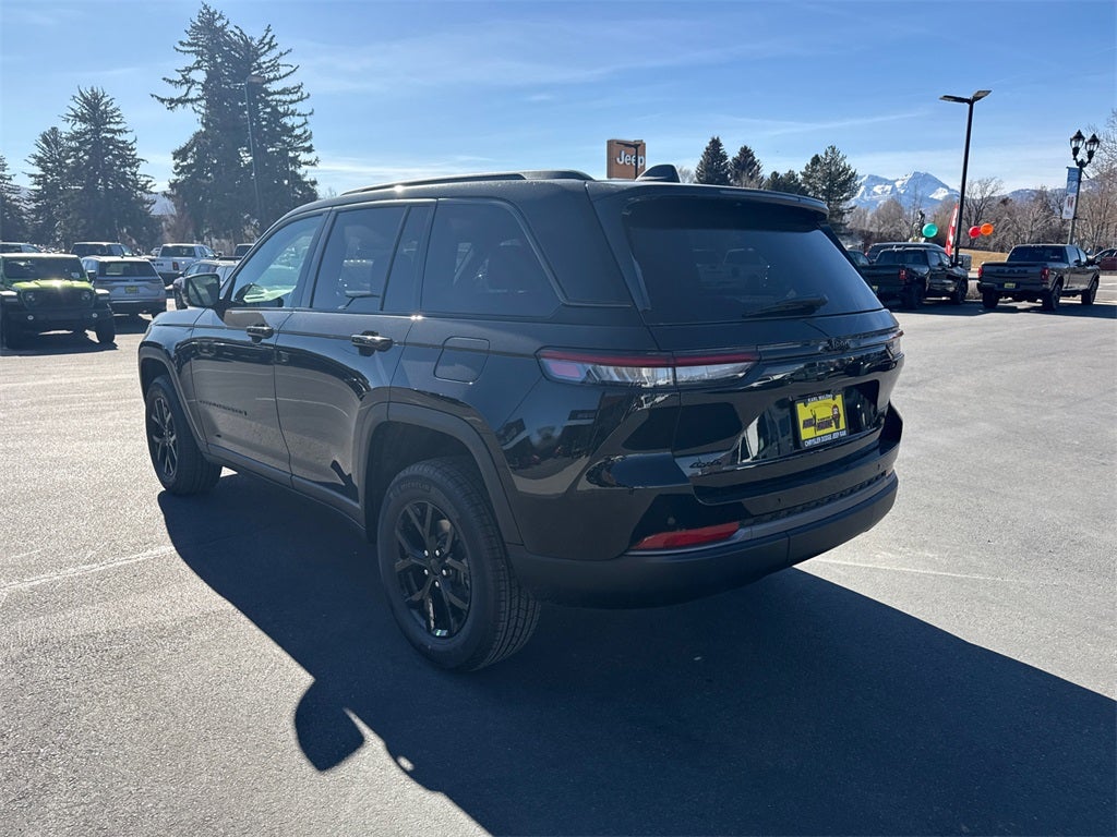 2026 Jeep Grand Cherokee Laredo