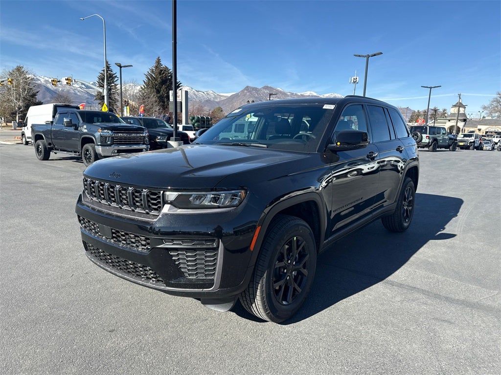 2026 Jeep Grand Cherokee Laredo