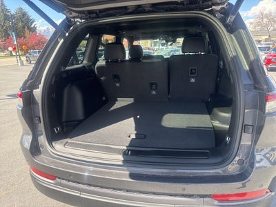 2026 Jeep Grand Cherokee Laredo