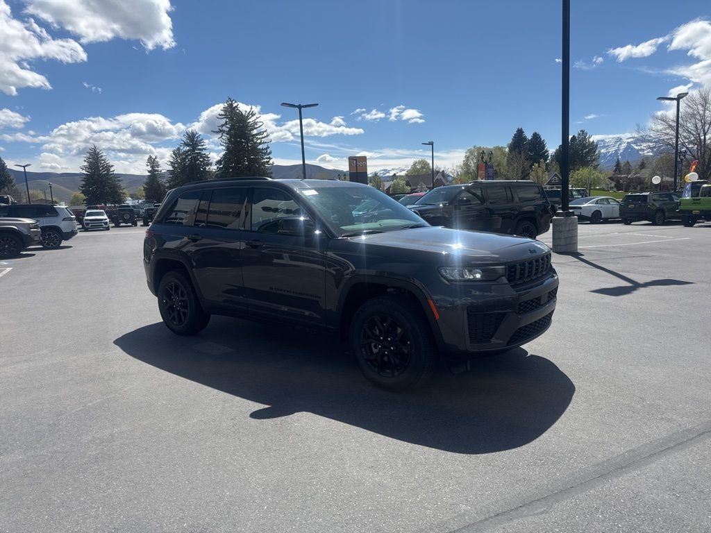 2026 Jeep Grand Cherokee Laredo