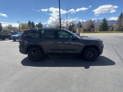 2026 Jeep Grand Cherokee Laredo