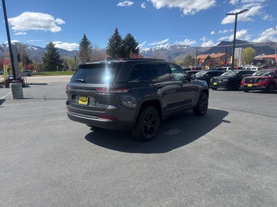 2026 Jeep Grand Cherokee Laredo