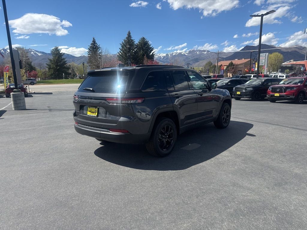 2026 Jeep Grand Cherokee Laredo