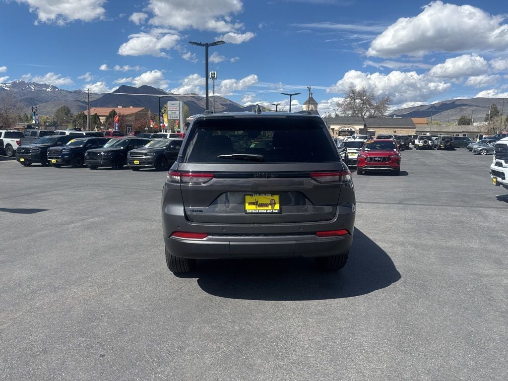2026 Jeep Grand Cherokee Laredo