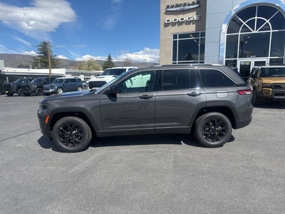2026 Jeep Grand Cherokee Laredo