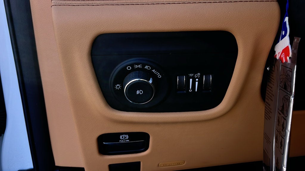 2022 Jeep Grand Cherokee Summit Reserve