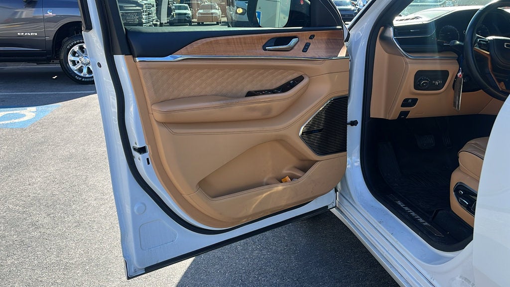 2022 Jeep Grand Cherokee Summit Reserve
