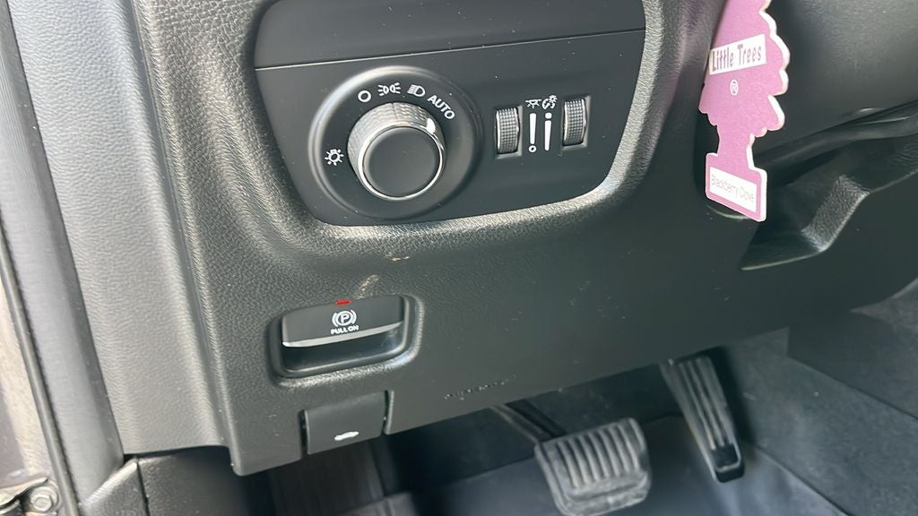 2022 Jeep Grand Cherokee L Laredo