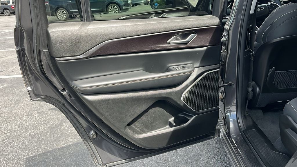 2022 Jeep Grand Cherokee L Laredo