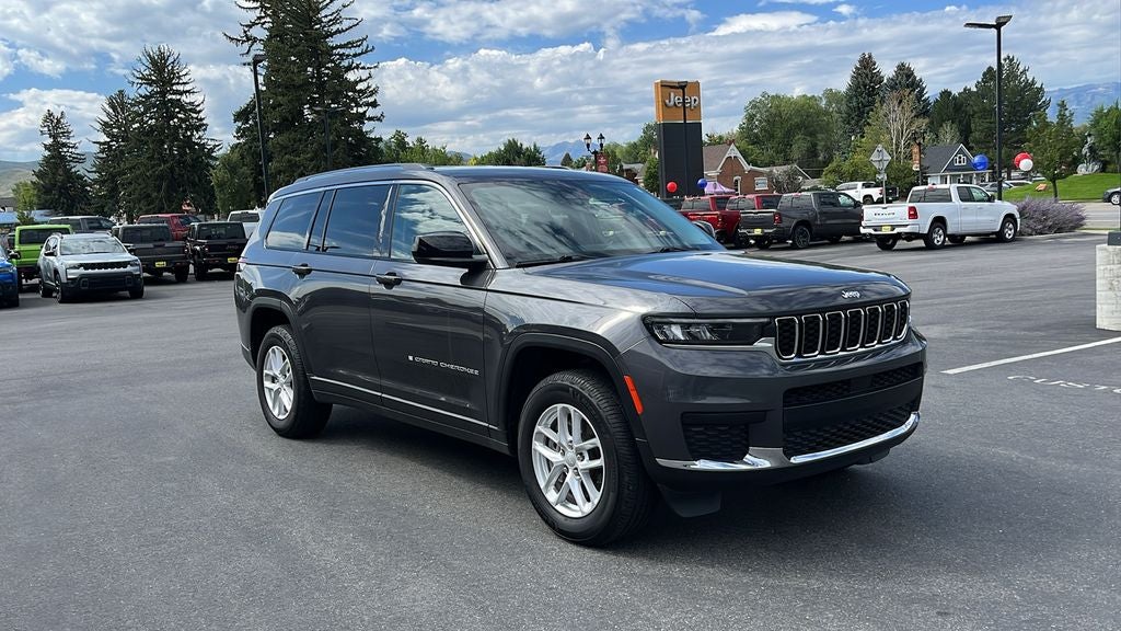 2022 Jeep Grand Cherokee L Laredo