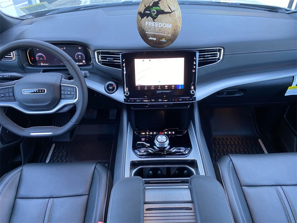 2025 Jeep Wagoneer L Base