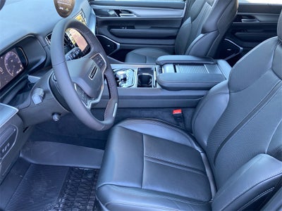 2025 Jeep Wagoneer L Base