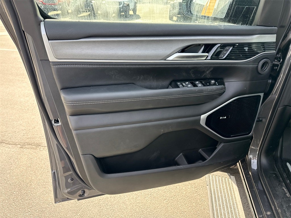 2026 Jeep Grand Wagoneer L Base