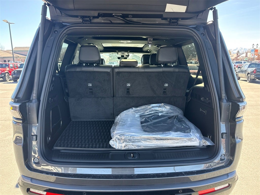 2026 Jeep Grand Wagoneer Base