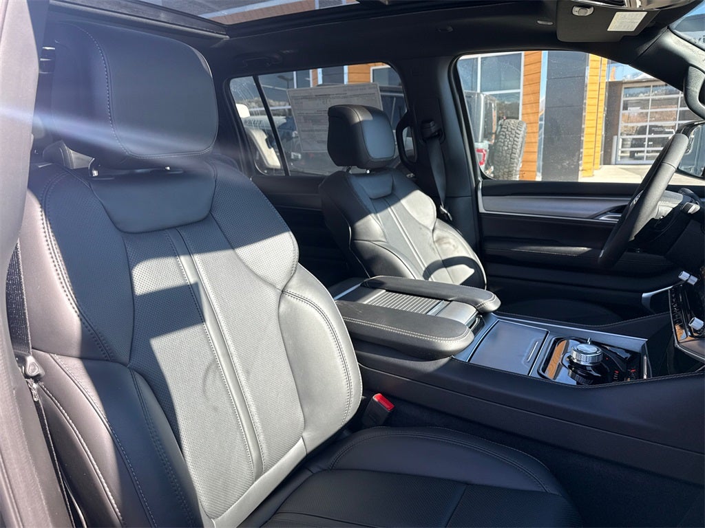 2026 Jeep Grand Wagoneer Base