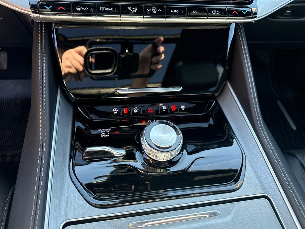 2026 Jeep Grand Wagoneer Base