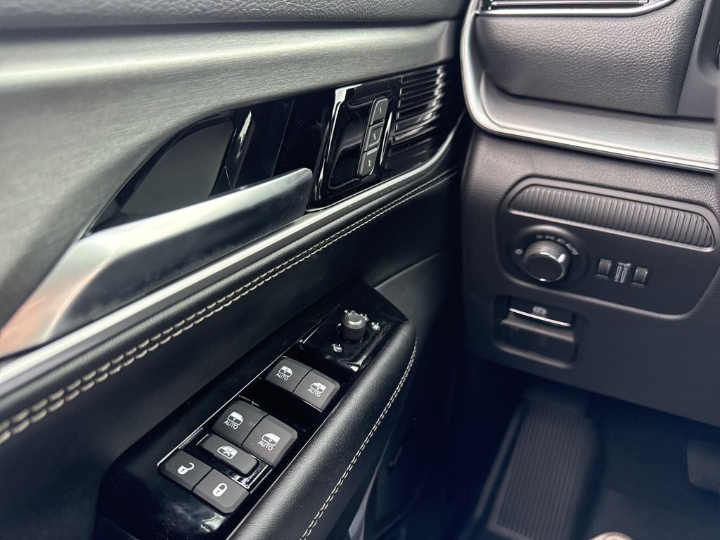 2026 Jeep Grand Wagoneer Upland
