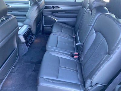 2025 Jeep Wagoneer Base