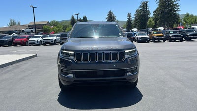 2023 Jeep Wagoneer Base