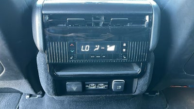 2023 Jeep Wagoneer Base