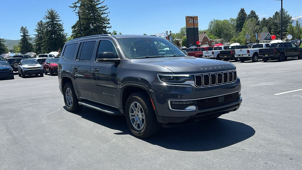2023 Jeep Wagoneer Base