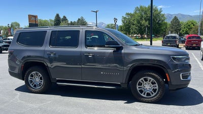 2023 Jeep Wagoneer Base