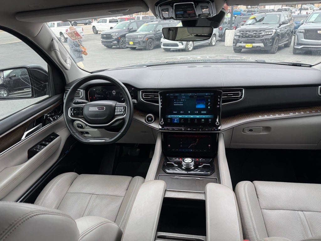 2023 Jeep Grand Wagoneer Base