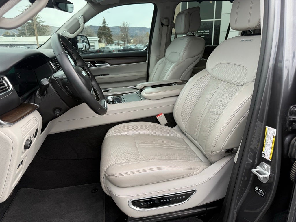 2023 Jeep Grand Wagoneer Base