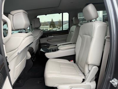 2023 Jeep Grand Wagoneer Base