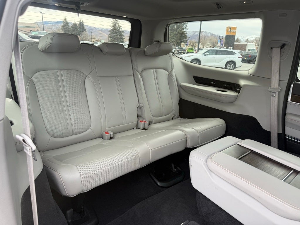 2023 Jeep Grand Wagoneer Base