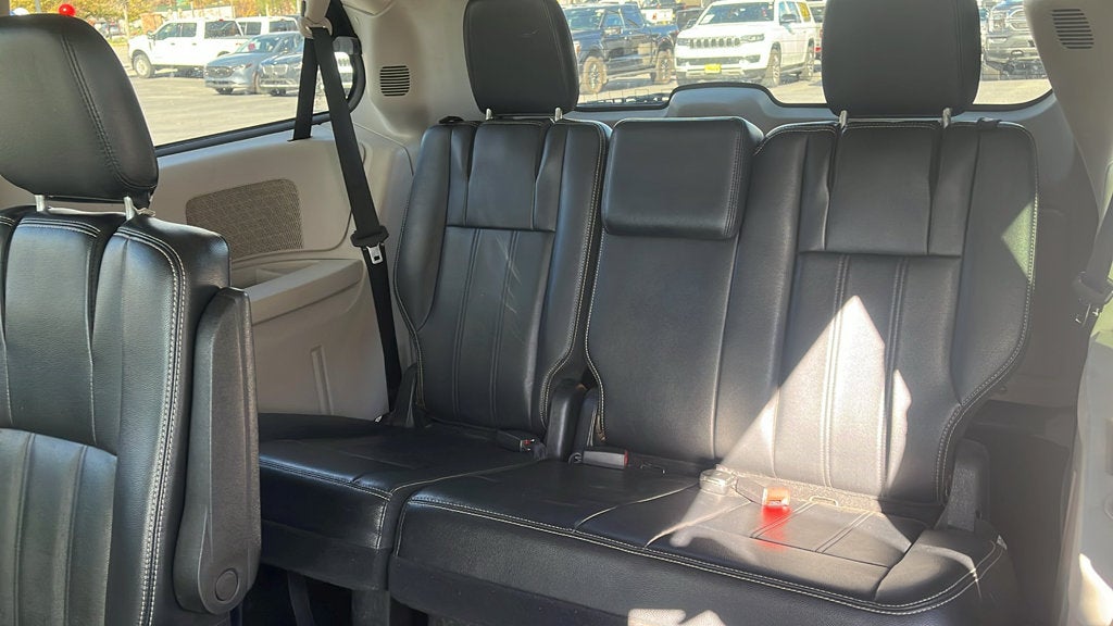 2013 Chrysler Town & Country Touring