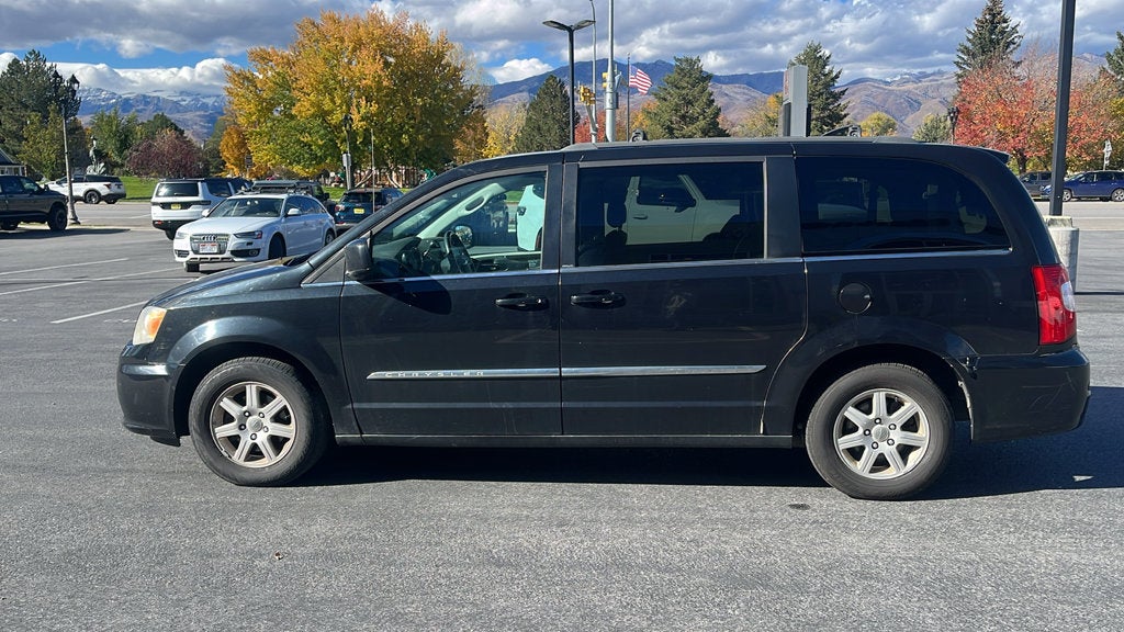 2013 Chrysler Town & Country Touring